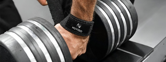 Why Every Weightlifter Needs Lifting Straps — And How to Use Them Right